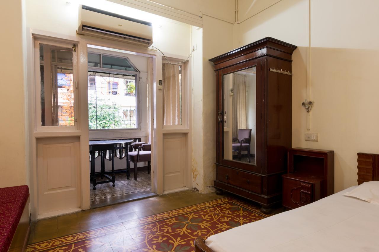 Bed And Breakfast At Colaba Bombaim Exterior foto