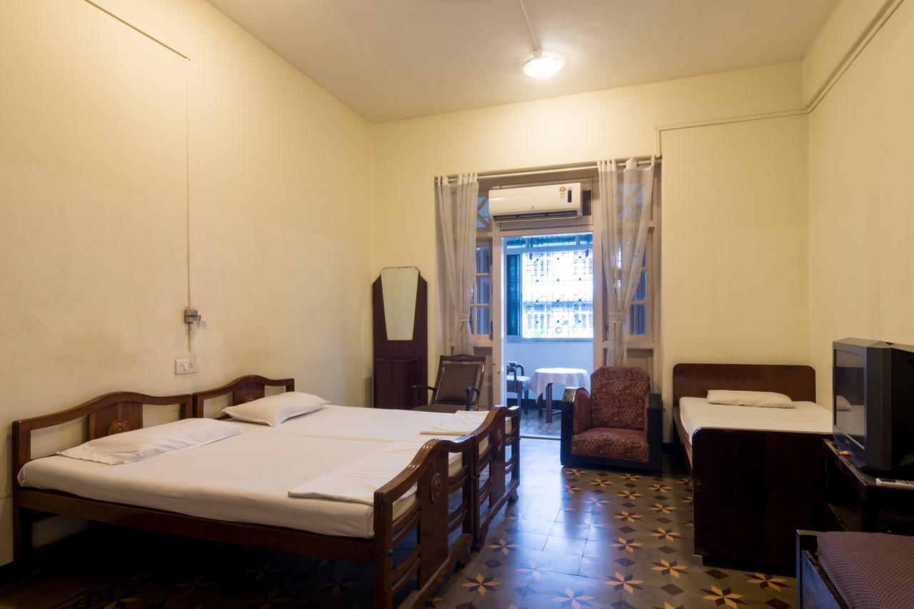 Bed And Breakfast At Colaba Bombaim Exterior foto