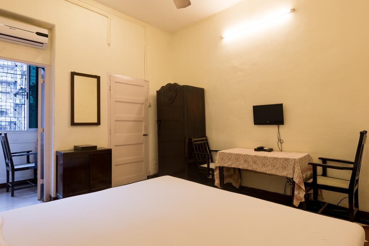 Bed And Breakfast At Colaba Bombaim Exterior foto
